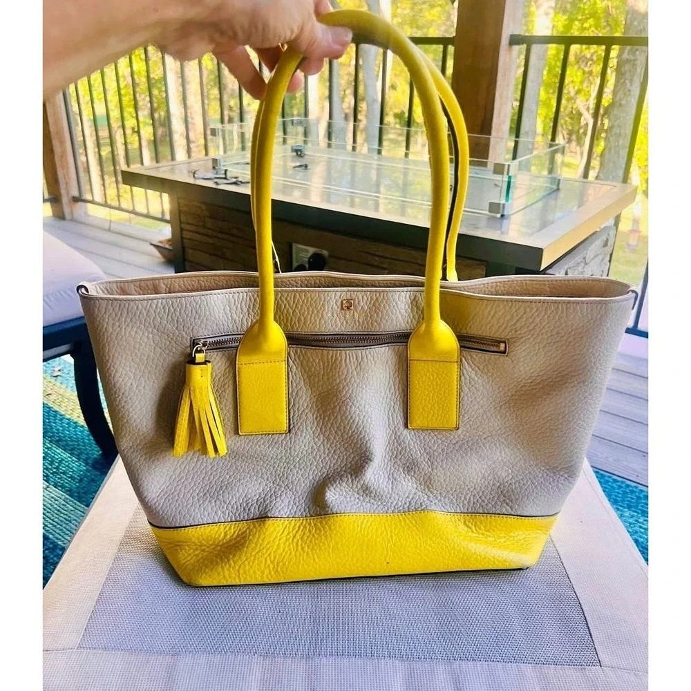 Southport Avenue Medium Harmony Tote (Style #WKRU3604)